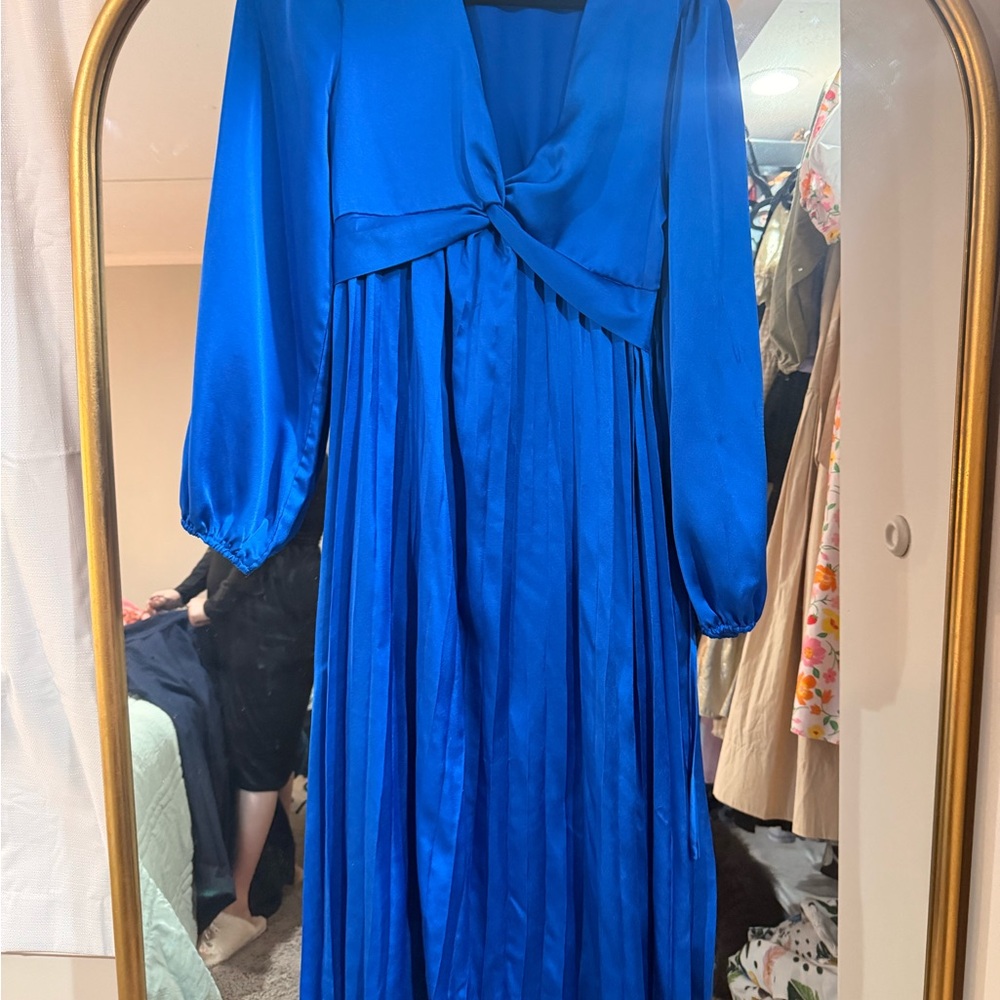 Vibrant Blue Long-Sleeve Pleated Midi Dress with Twist Front